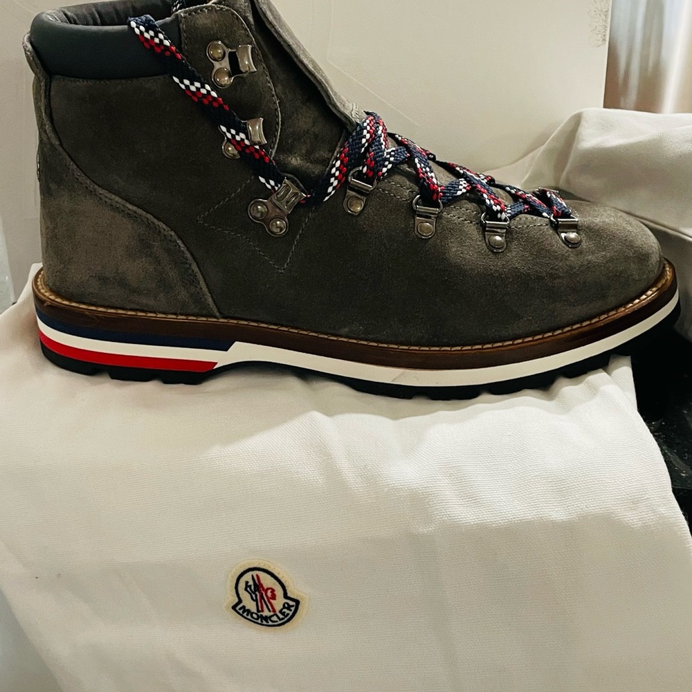 Moncler boot - Picture 2 of 3
